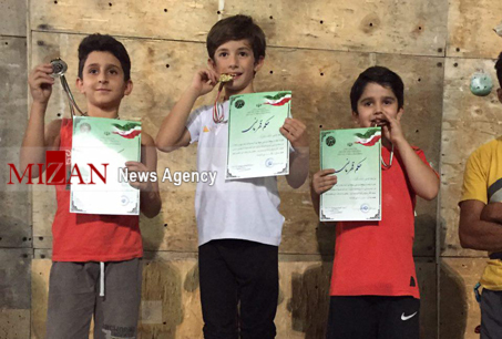 پسر مجری تلویزون قهرمان مسابقات سنگ نوردی شد + عکس پسر مجری تلویزون قهرمان مسابقات سنگ نوردی شد + عکس