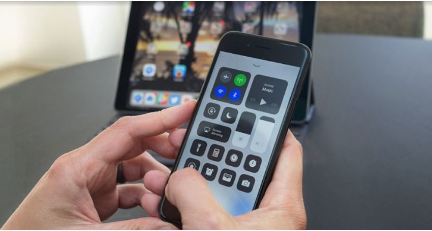Wi-Fi و بلوتوث iOS ۱۱ به‌طور کامل غیرفعال نمی‌شوند