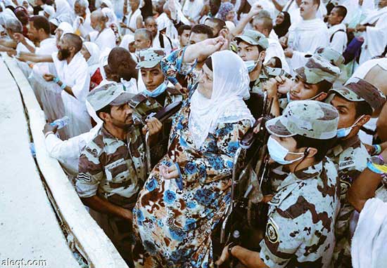 ماموران سعودی مهربان شدند!+ تصاویر