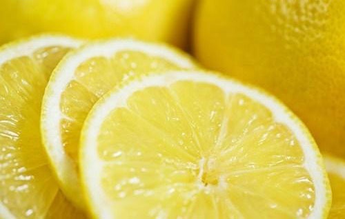 مصرف ویتامین سی و لیموشیرین به همه توصیه نمی شود