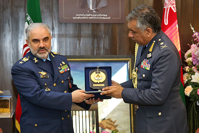 فرمانده نیروی هوایی عمان با امیر شاه صفی دیدار کرد
