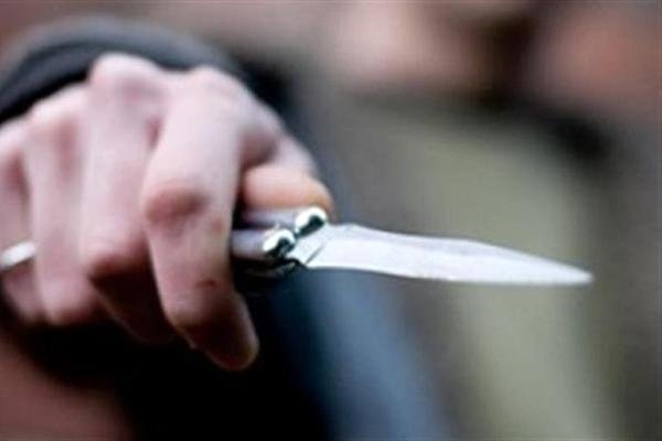کاپیتان یک تیم پرهوادار شهرستانی در حضور سرمربی تیمش چاقو خورد