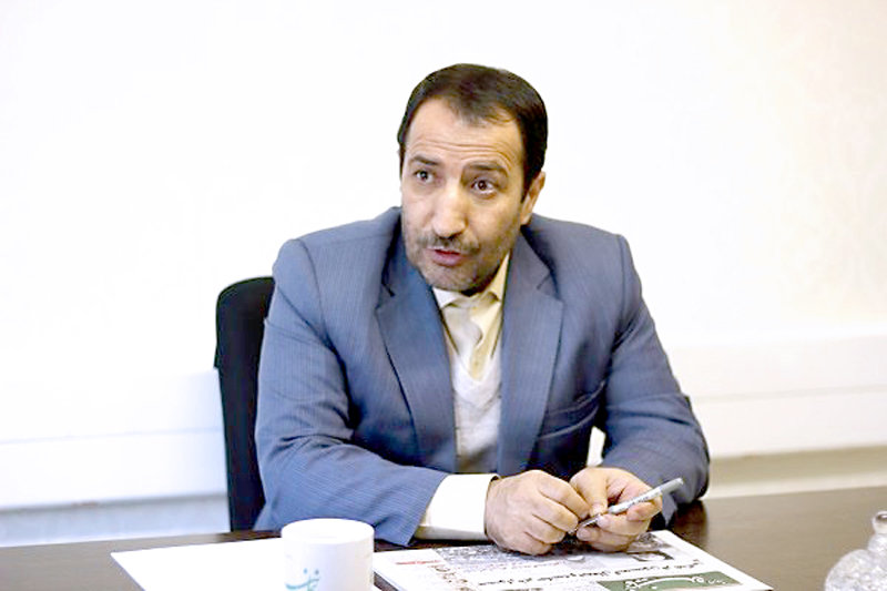 فرار مالیاتی در معاملات چمدانی و تلفنی/تاخیر ۱۰ساله اجرای طرح جامع مالیاتی/برخی شرکت‌های نیمه دولتی نیز فرار مالیاتی دارند