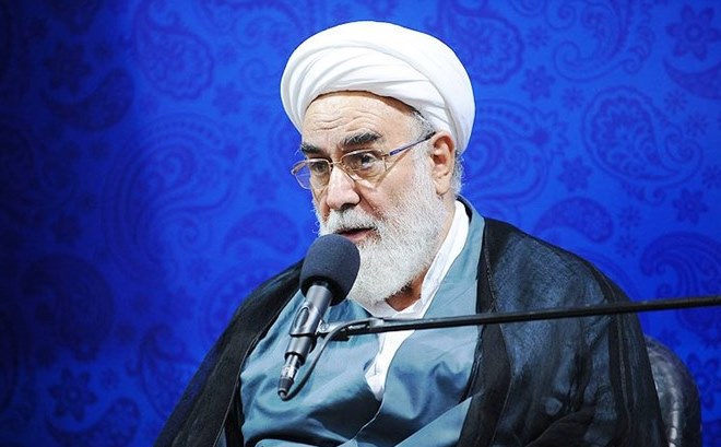 تبلیعات مسموم و اغواگری ها در فضای مجازی خانواده ها را از هم می‌پاشاند / خطر حرامزادگی تحت عنوان ازدواج سفید، غرب را تهدید می‌کند