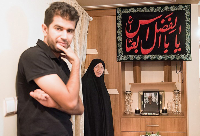 در انتظار پیکر حاجی در انتظار پیکر حاجی