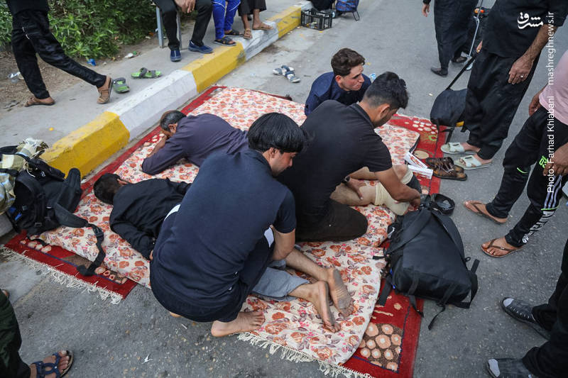 ماساژ صلواتی برای زائران !+عکس ماساژ صلواتی برای زائران !+عکس