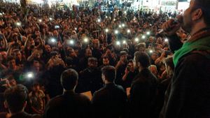 گروهی که برای زائران اربعین سرود می خوانند +عکس گروهی که برای زائران اربعین سرود می خوانند +عکس