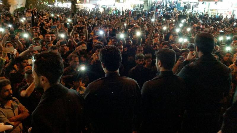 گروهی که برای زائران اربعین سرود می خوانند +عکس گروهی که برای زائران اربعین سرود می خوانند +عکس