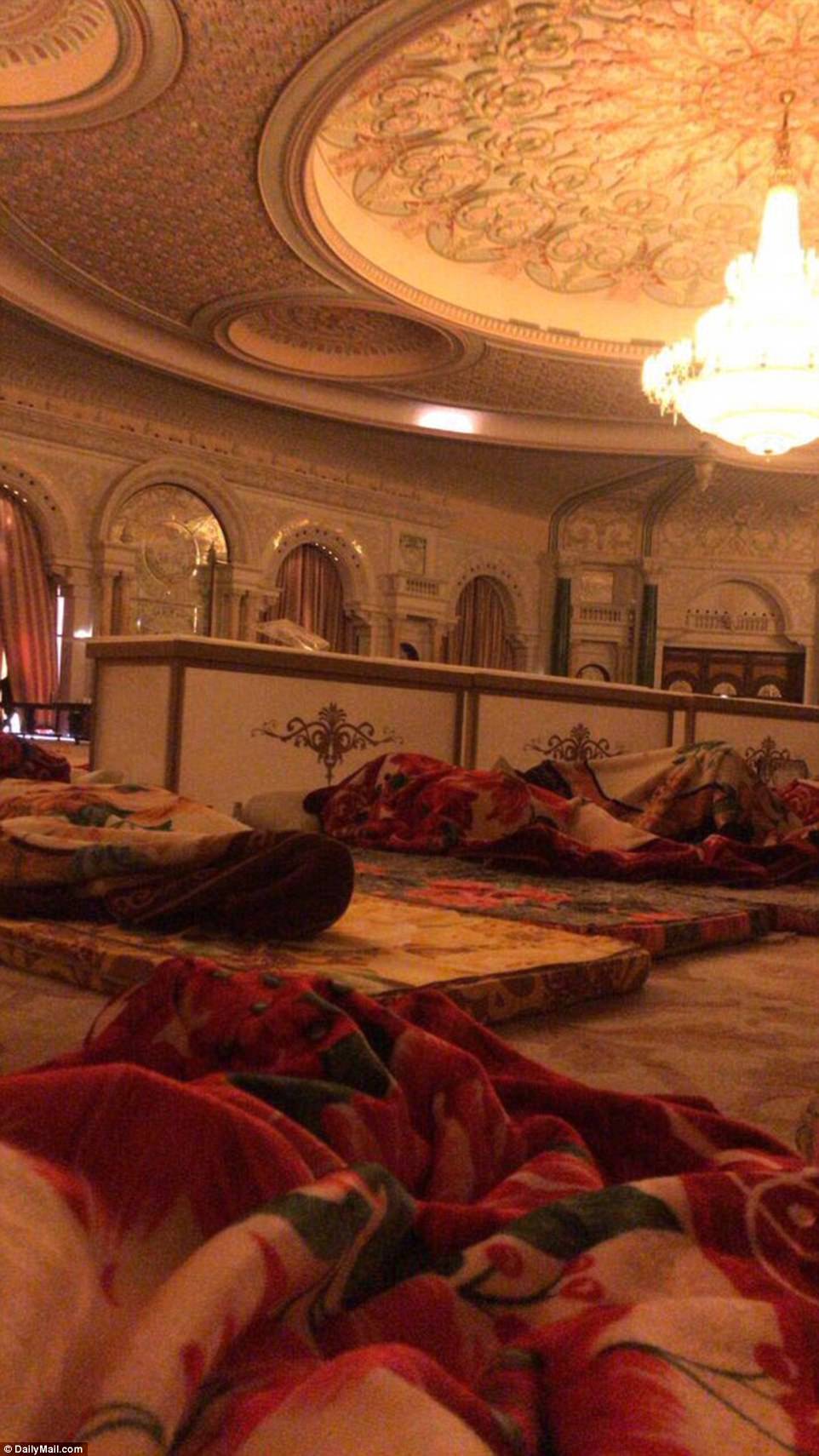 محمد بن سلمان تصاویری حقارتآمیز از بازداشت شاهزادههای میلیاردر سعودی