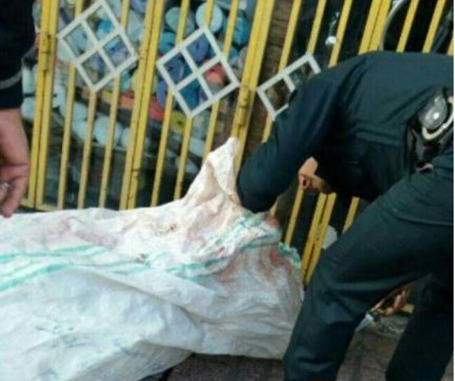 کشف یک جسد داخل گونی در همدان +عکس کشف یک جسد داخل گونی در همدان +عکس