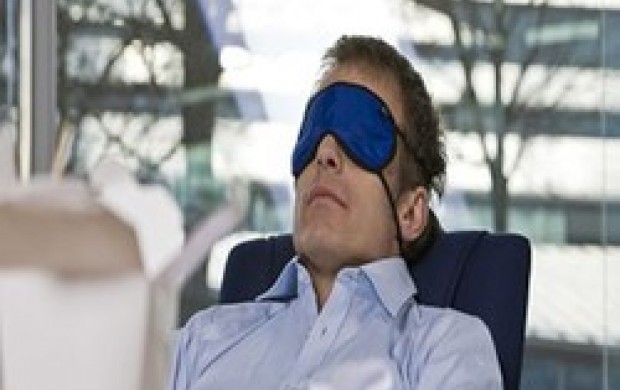 چرت زدن در طول روز،مفید است یا مضر؟