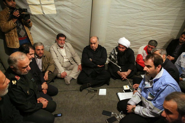 اولتیماتوم استاندار کرمانشاه به دستگاه‌های اجرایی سرپل ذهاب/ بانک‌ها و اداره‌ها باید صبح شنبه باز باشند