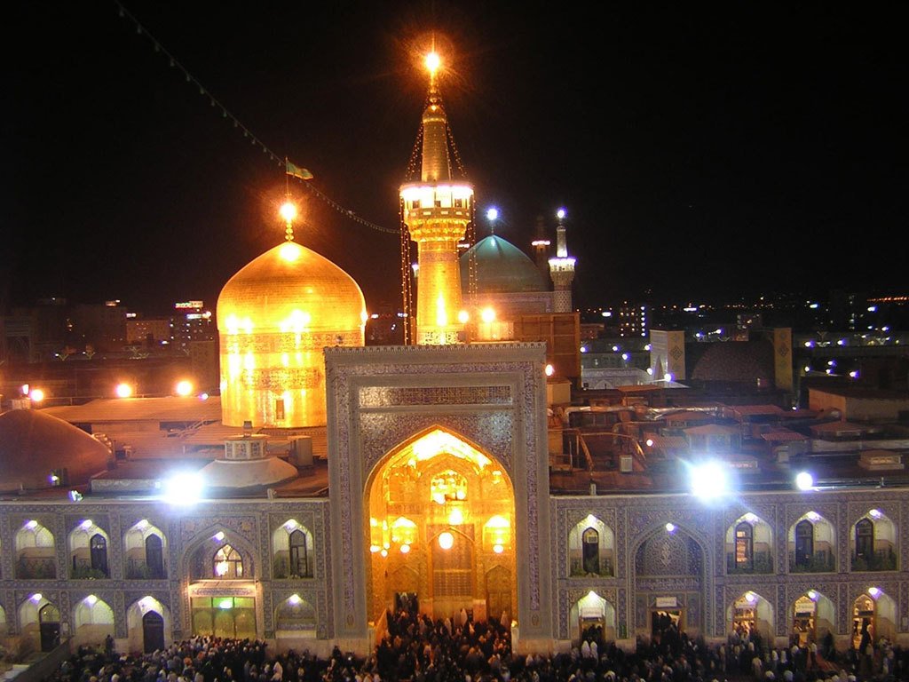 مامون به دنبال تزلزل در جایگاه امام هشتم بود/ ماجرای دریدن غلام مامون توسط امام رضا(ع)+عکس مامون به دنبال تزلزل در جایگاه امام هشتم بود/ ماجرای دریدن غلام مامون توسط امام رضا(ع)+عکس