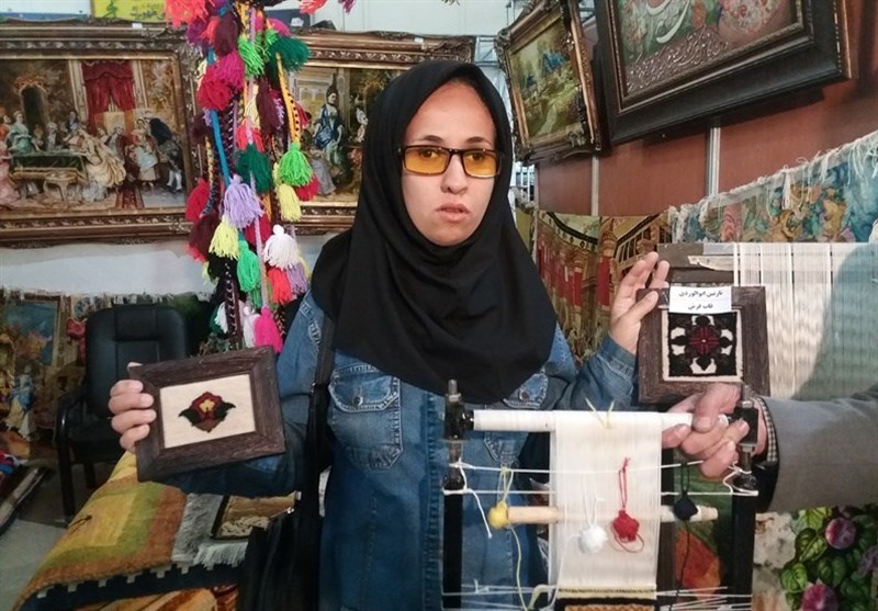 دختر نابینا و ناشنوایی شیرازی ۴ فرش را به تنهایی بافت