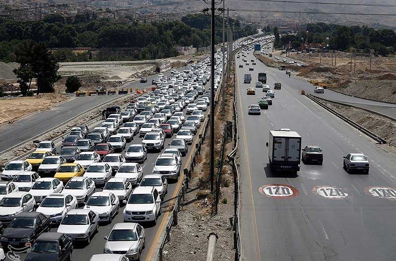 بارش برف و باران و ترافیک در جاده ها