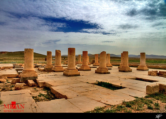 کاخ‌های هخامنشی پاسارگاد مسقف می‌شود