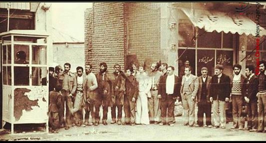 دهه پنجاه و صف تلفن..! +عکس دهه پنجاه و صف تلفن..! +عکس