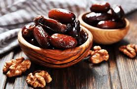 ۷ دلیل شگفت انگیز برای خوردن خرما