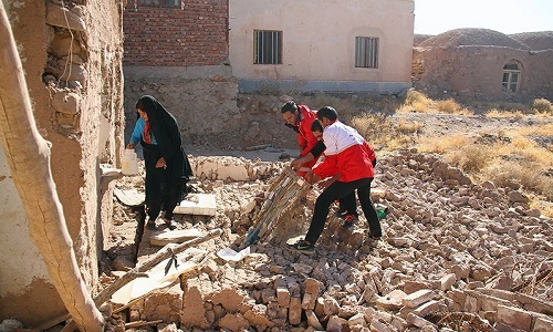 پیکر دهقان فداکار از وادی رحمت بدرقه شد/ اسکان موقت ۹۹۰ زلزلهزده کرمان تا صبح امروز/ سرمایه ملی بستهای ۵ هزار تومان! پیکر دهقان فداکار از وادی رحمت بدرقه شد/ اسکان موقت ۹۹۰ زلزلهزده کرمان تا صبح امروز/ سرمایه ملی بستهای ۵ هزار تومان!