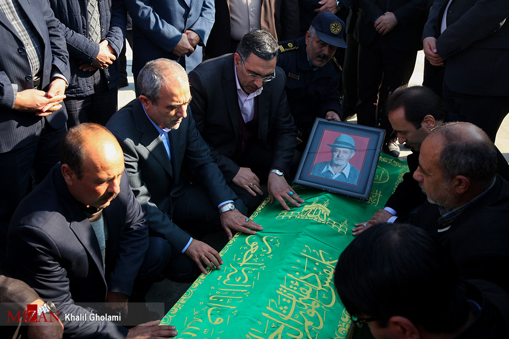 دو نکته مهم در نامه رهبر انقلاب به جوانان غربی/ ۲۲ آذر بارش شهاب سنگ به اوج میرسد/ یلدا نیامده، قیمت پرتقال قد کشید دو نکته مهم در نامه رهبر انقلاب به جوانان غربی/ ۲۲ آذر بارش شهاب سنگ به اوج میرسد/ یلدا نیامده، قیمت پرتقال قد کشید