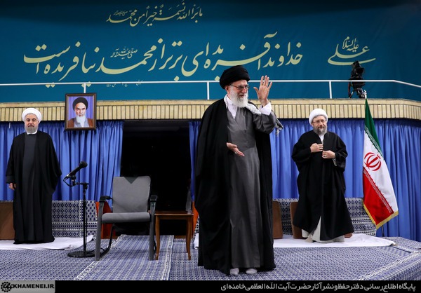 سران قوا، جمعی از مسئولان نظام و سفرای کشورهای اسلامی با رهبر انقلاب اسلامی دیدار می‌کنند