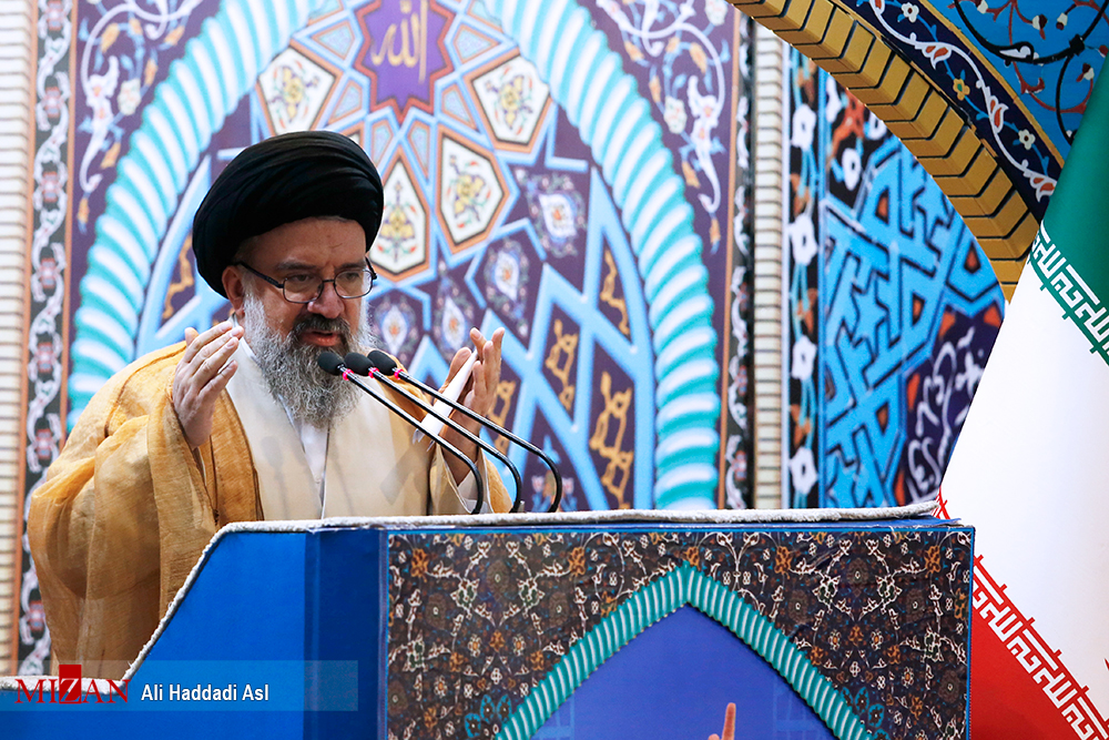 قدرت نظامی ما برای این است که گرگ‌های مستکبر خیال تجاوز را هم به خود ندهند/ نظام اسلامی مصمم است بر قدرت موشکی بیفزاید
