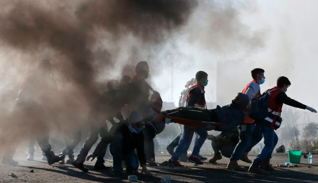 شمار مجروحان تظاهرات و درگیری در فلسطین به 750 نفر رسید/3 نفر به شهادت رسدند شمار مجروحان تظاهرات و درگیری در فلسطین به 750 نفر رسید/3 نفر به شهادت رسدند