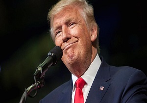 رئیس‌جمهور منفور آمریکا محبوبیت ۴۵ درصدی‌اش را جشن گرفت!