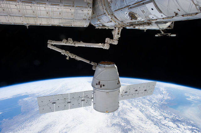 Dragon؛ کپسول بدون سرنشین SpaceX به فضا رسید