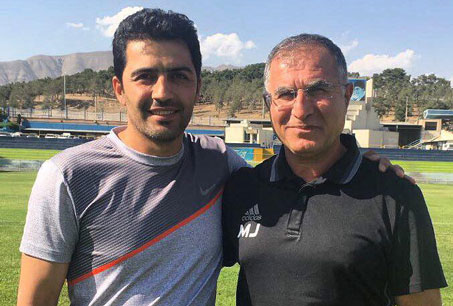 پرسپولیس از بازیکن ما بهره برداری می‌کند/ اگر منشا بود مشکل گلزنی ما را حل می‌کرد