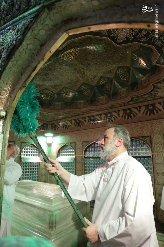 غبارروبی مضجع نورانی امام رضا(ع)+عکس غبارروبی مضجع نورانی امام رضا(ع)+عکس