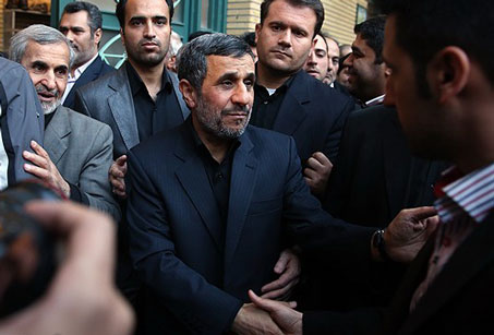 احمدی‌نژاد در مراسم ختم هادی نوروزی + عکس