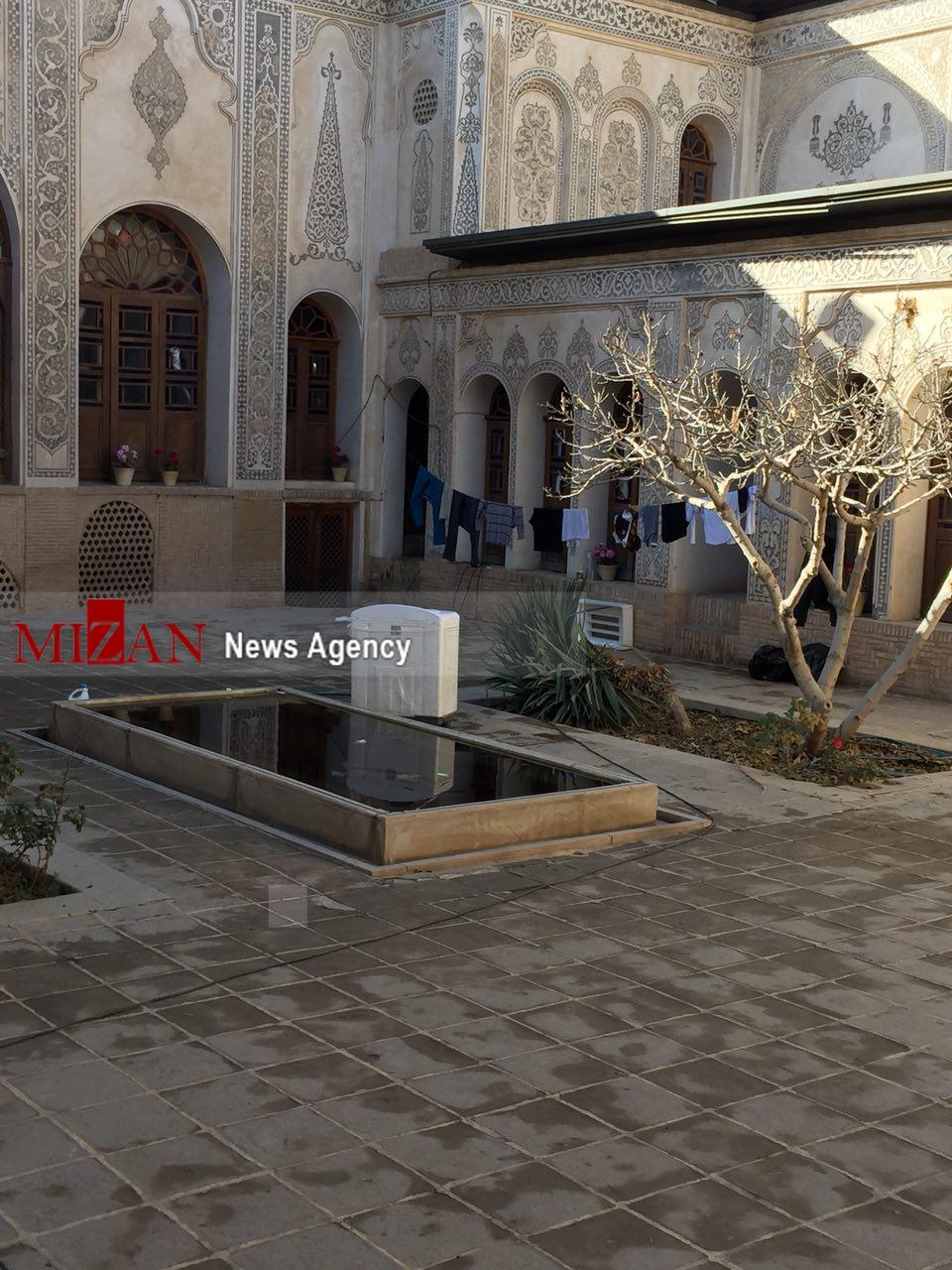 صحنه سازی مرمت برای فیلم برداری سریال در خانه طباطباییها / تبدیل عروس خانههای تاریخی کاشان به خوابگاه عوامل+ عکسها صحنه سازی مرمت برای فیلم برداری سریال در خانه طباطباییها / تبدیل عروس خانههای تاریخی کاشان به خوابگاه عوامل+ عکسها