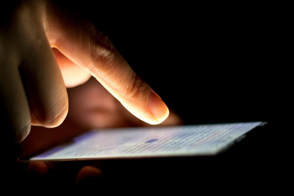 انگلیسی‌ها با هک کردن تلفن همراه از 