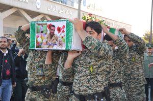 شهیدی که «حاج قاسم» دستش را بوسید + عکس شهیدی که «حاج قاسم» دستش را بوسید + عکس