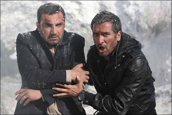 کوروش سلیمانی شرط کوروش سلیمانی برای حضور بازیگران سینما در تئاتر/سینماییها توقعشان را برای دستمزد در تئاتر پاییین بیاورند
