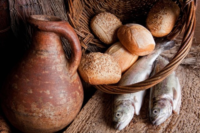 وجود چالش های تغذیه ای در ایران/ایرانی ها نان قهوه ای و غذای دریایی کم می خورند!
