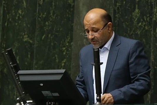 کشتی چینی نباید محل سانحه نفت‌کش ایرانی را ترک می‌کرد/ مسئولان باید زودتر ورود می‌کردند/ قرائت گزارش کمیسیون انرژی در صحن علنی