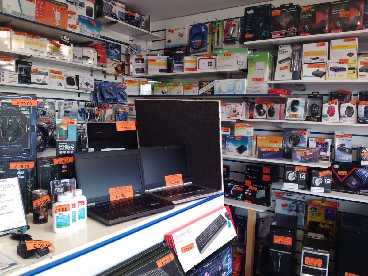 افزایش 30 درصدی قیمت محصولات رایانه‌ای/ ممانعت فروشندگان از فروش کالا