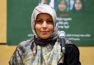 شاعری که به خاطر دین و حجاب از آمریکا به ایران بازگشت
