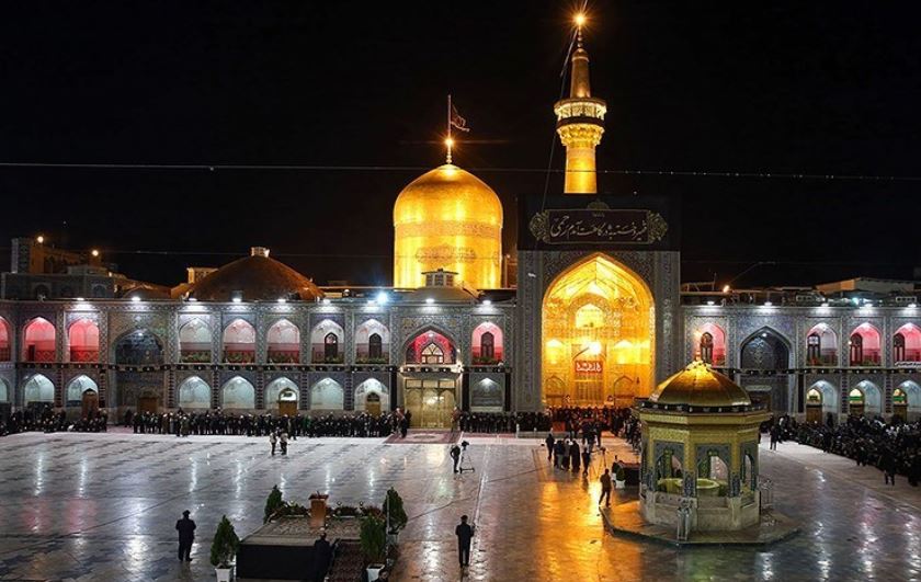 بارگاه منور رضوی رخت عزا بر تن کرد بارگاه منور رضوی رخت عزا بر تن کرد