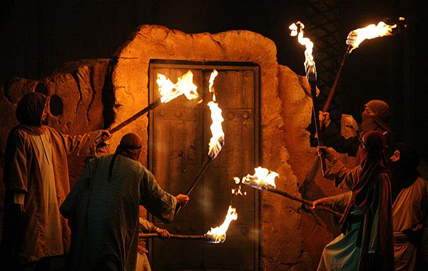 تعرض به مولا علی و فاطمه زهرا(س) تعرض به مولا علی و فاطمه زهرا(س)