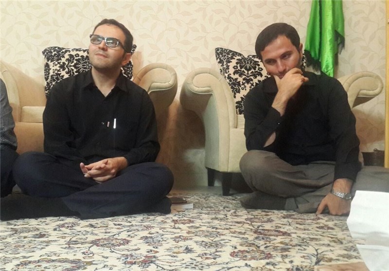 عکس/هدیه سیدحسن نصرالله به سردار همدانی عکس/هدیه سیدحسن نصرالله به سردار همدانی