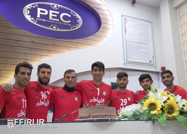 تمرین تیم ملی فوتبال با حضور کیروش/ برگزاری جشن تولد سیدجلال+ تصاویر تمرین تیم ملی فوتبال با حضور کیروش/ برگزاری جشن تولد سیدجلال+ تصاویر