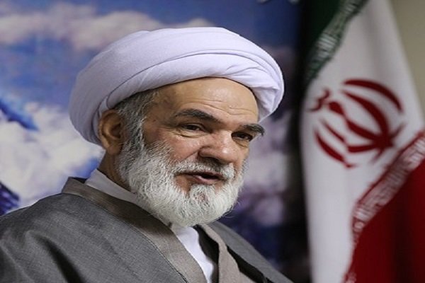 درباره قدرت موشکی و دفاعی با هیچ قدرتی و در هیچ مکانی وارد مذاکره نمی‌شویم