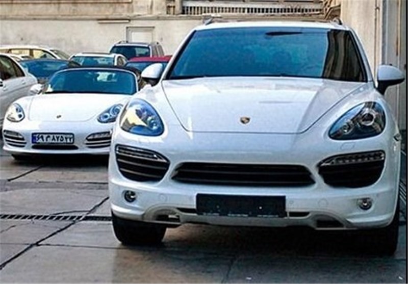 واکنش بازار خودروهای وارداتی به گرانی دلار واکنش بازار خودروهای وارداتی به گرانی دلار