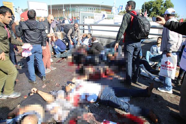 وقوع 2 انفجار شدید در ایستگاه قطار شهری آنکارا/چندین نفر کشته و زخمی شدند+عکس وقوع 2 انفجار شدید در ایستگاه قطار شهری آنکارا/چندین نفر کشته و زخمی شدند+عکس