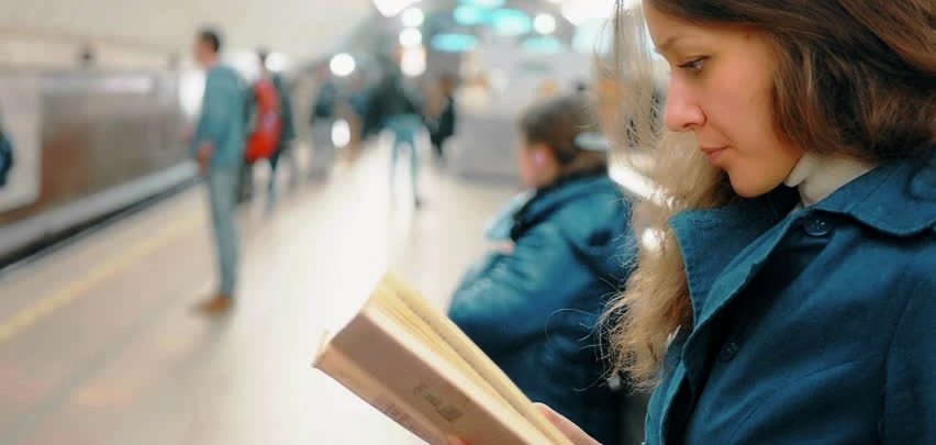کتابخوانی در متروهای جهان! کتابخوانی در متروهای جهان!