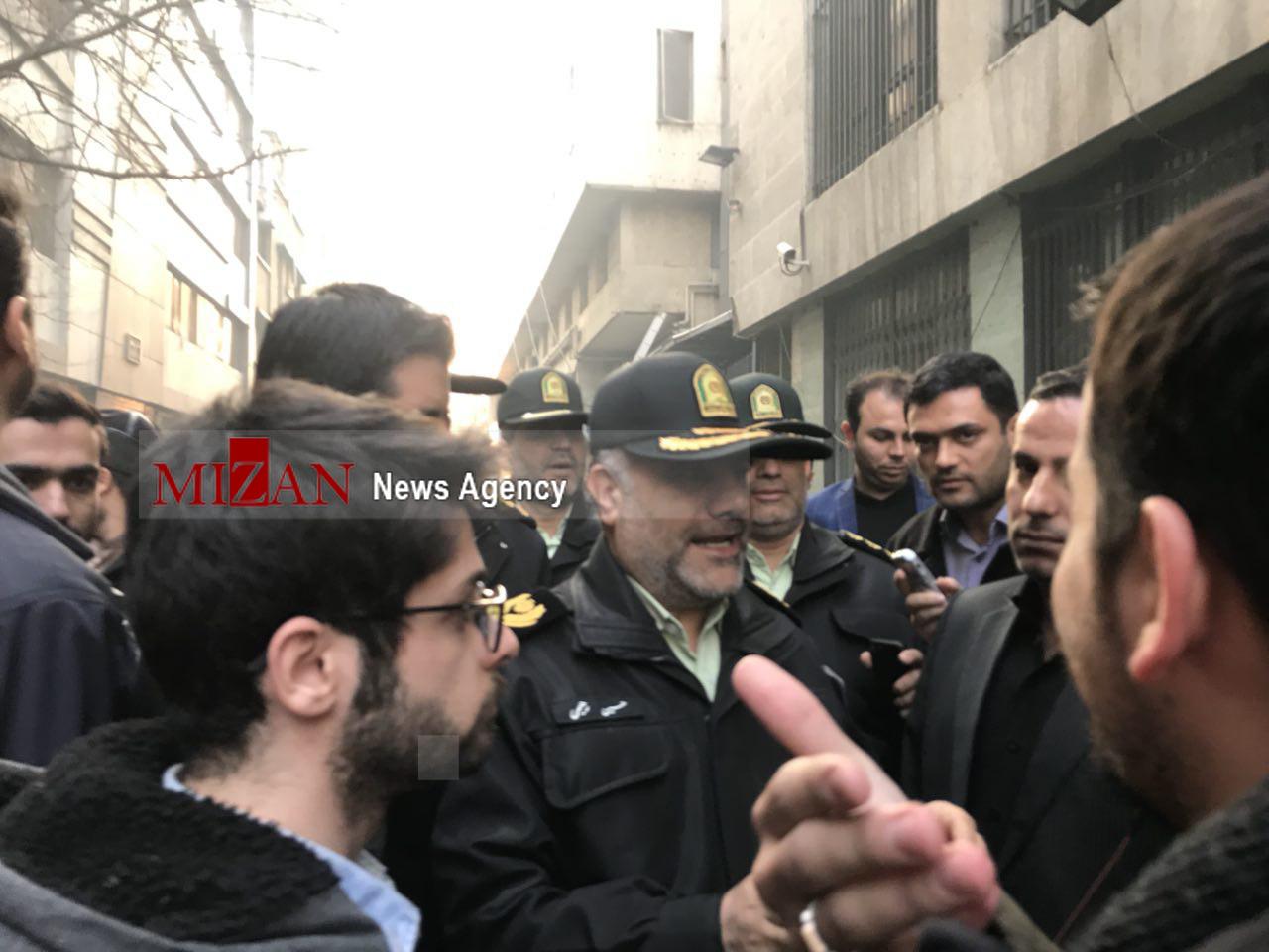 آتش نشانان به کانون آتش ساختمان برق حرارتی رسیدند/شکیب: ساختمان ریزش نمی کند+عکس و فیلم آتش نشانان به کانون آتش ساختمان برق حرارتی رسیدند/شکیب: ساختمان ریزش نمی کند+عکس و فیلم