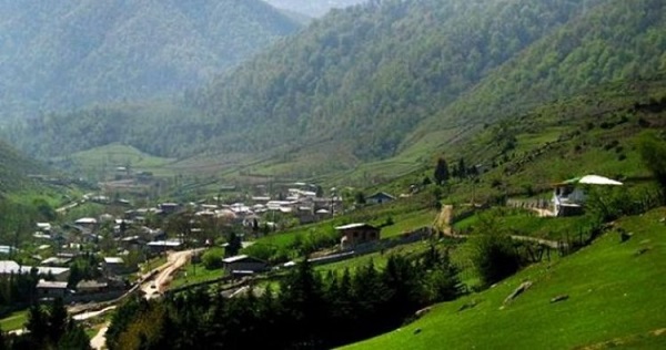 لاویج روستایی در دل جنگل با آبی شفابخش